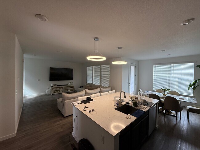 Foto del edificio - 8978 Woodmere Ct