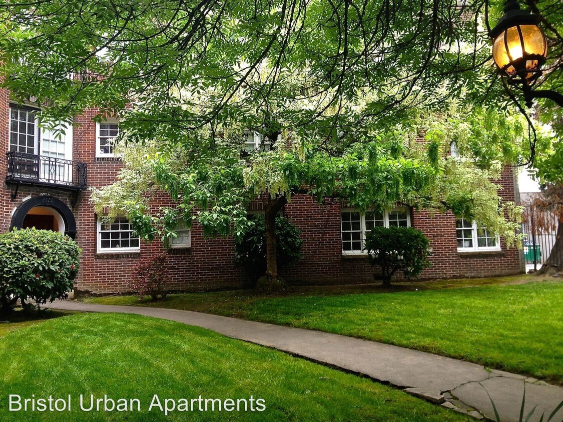 Building Photo - 2623 SE Ankeny St