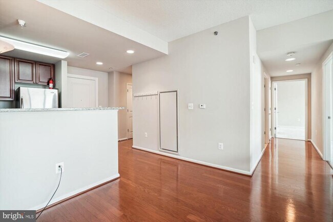 Foto del edificio - 11700 Old Georgetown Rd