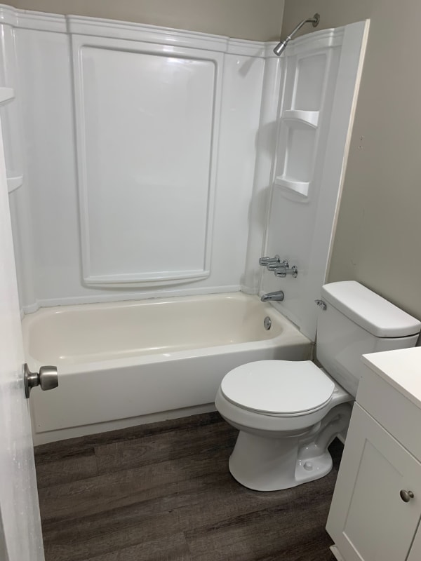 Foto del edificio - 651 Sarver Ave