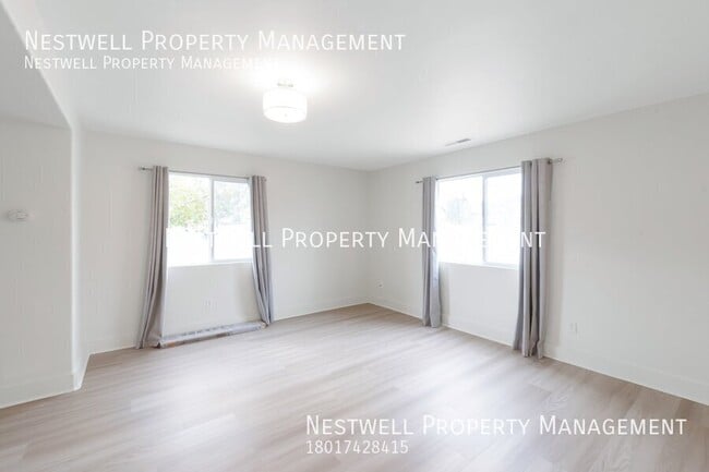 Building Photo - Beautifully Remodeled Home Steps from Herr...