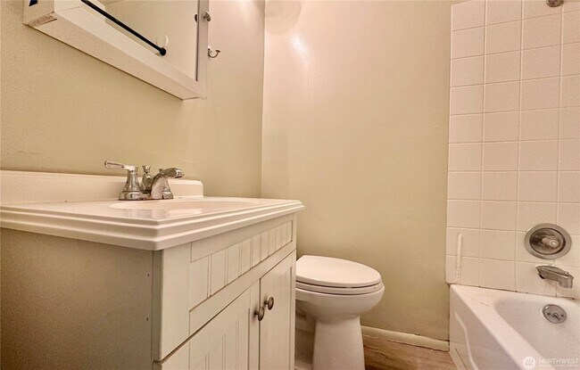 Foto del edificio - 112 Wells Ave S