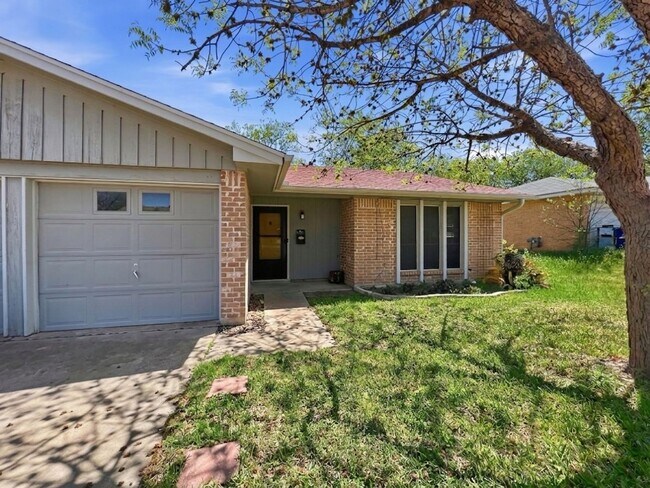 Foto del edificio - Charming North Austin Home Minutes from The Domain