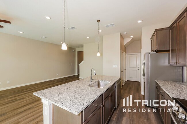 Foto del edificio - 3023 Whitetail Ln