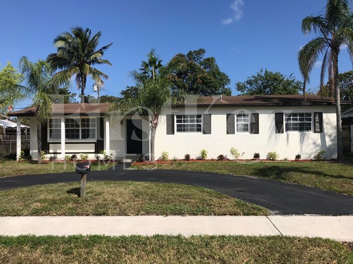 Foto principal - 221 N 65th Way