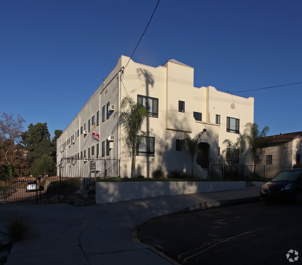 Primary Photo - 131 S Avenue 63