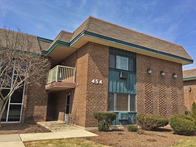 Primary Photo - 454 Spring Rd