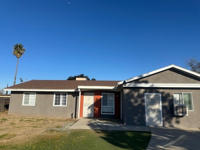 Building Photo - 1817 W La Sierra Dr