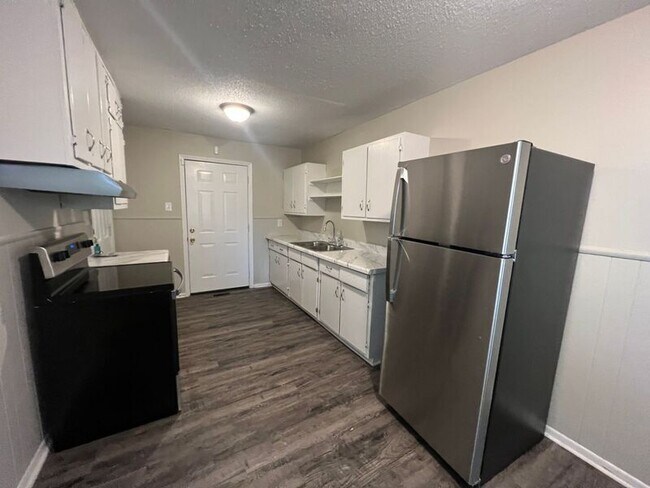 Building Photo - 528 Belmar Dr