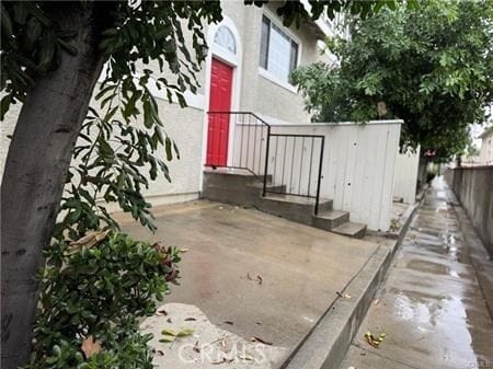 Foto del edificio - 5704 Sultana Ave