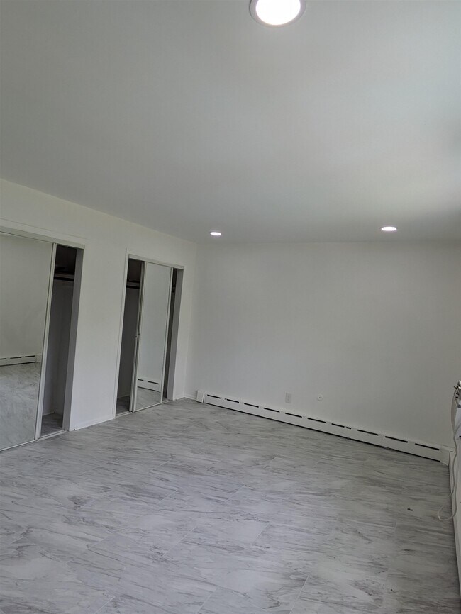 Building Photo - 89 Rose Pl