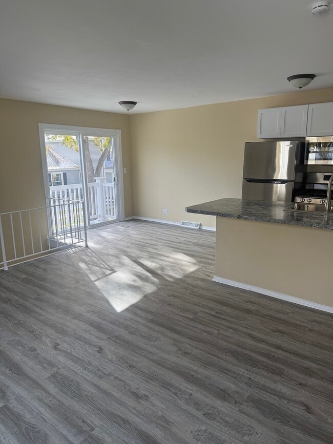 Foto del edificio - 495 Sidney Ave