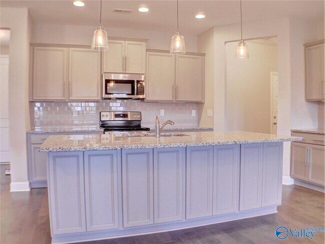 Building Photo - 115 James Parcus Cir