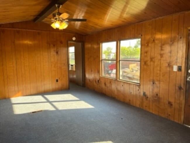 Foto del edificio - 2 bed 2 bath Rent Ready