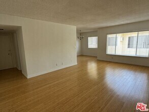 Building Photo - 2803 Arizona Ave