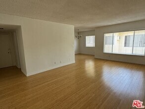 Building Photo - 2803 Arizona Ave