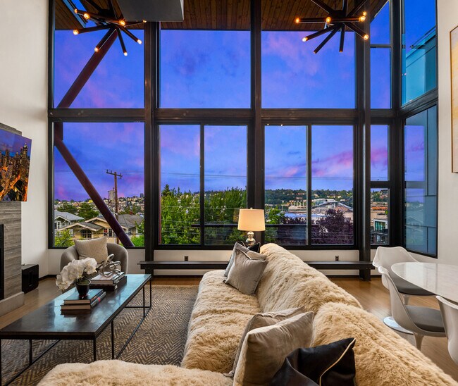 Foto del edificio - 1707B Dexter Ave N