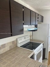 Building Photo - 20800 NE 8th Ct