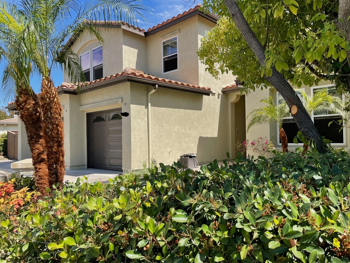 Foto principal - 1705 Sunset Rose Court