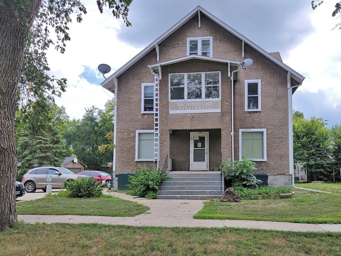 708 8th St Unit 6, Brookings, SD 57006 Apartments in Brookings, SD