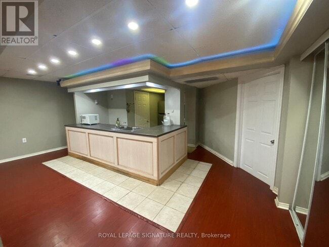 Building Photo - 622 Chartwell Ct