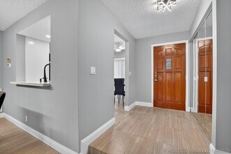 Building Photo - 7773 La Mirada Dr