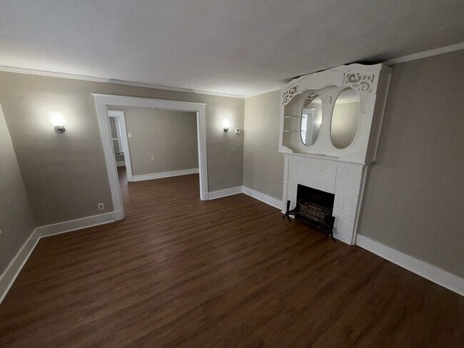 Foto del edificio - Cozy 2-Bed, 1-Bath Home with Great Location