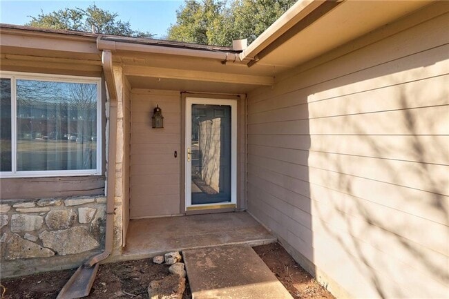 Building Photo - 12225 Mosley Ln