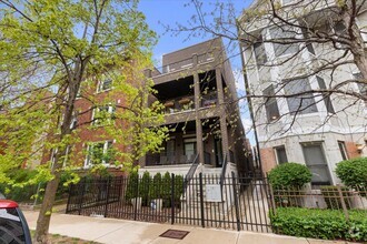 Building Photo - 3336 N Kenmore Ave