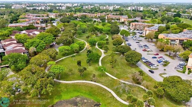 Foto del edificio - 6201 N Falls Cir Dr