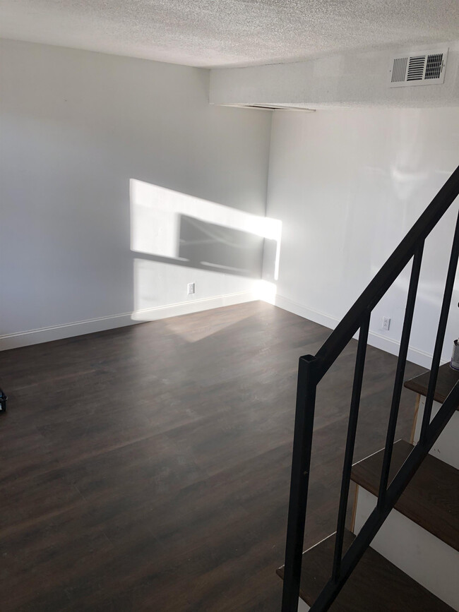 Foto del edificio - 3610 Willow Creek Ct
