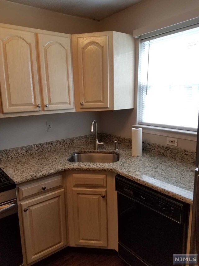 Building Photo - 1139 Hyde Park Ct