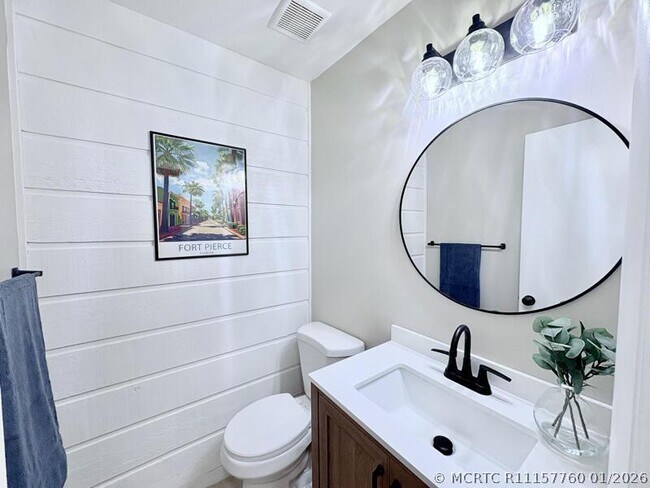 Foto del edificio - 2050 Oleander Blvd