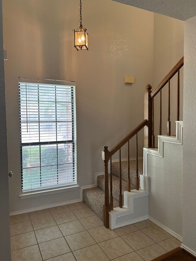 Foto del edificio - Beautiful 3 Bedroom, 2.5 Bathroom Townhome...