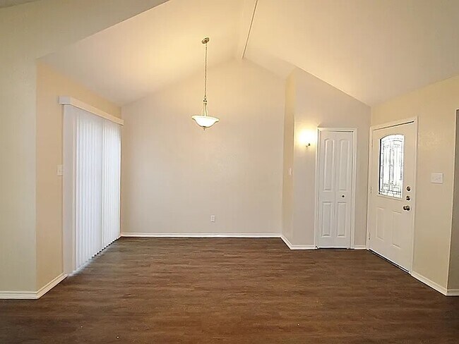 Foto del edificio - 436 Pogue St