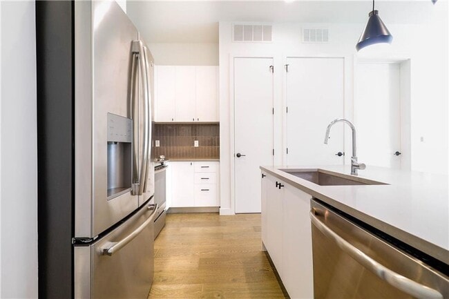 Building Photo - Incredible 2-Bedroom Condo at the Tyndall ...
