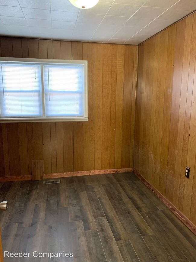 Building Photo - 4862 Baring Ave