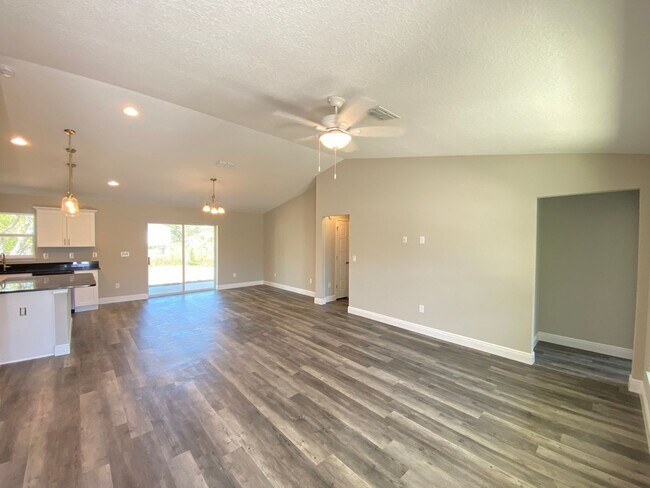 Building Photo - Custom Home - Kingsland Country Estates Desirable  4/2/2 **Won't Last**