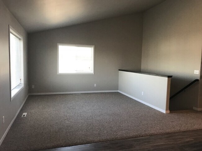 Foto del edificio - 6243 63rd Ave S