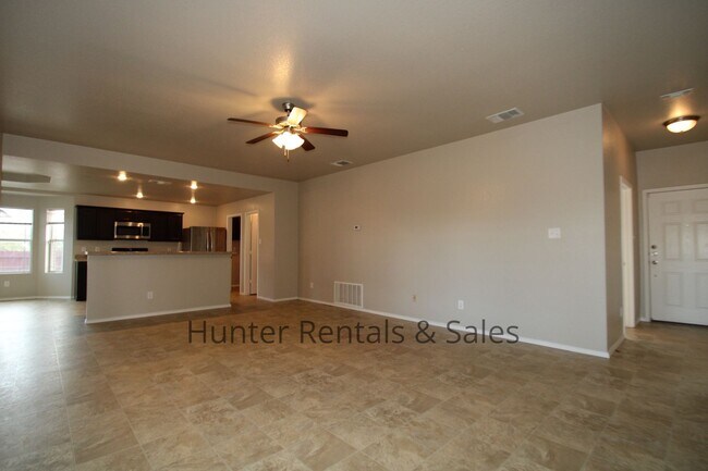 Building Photo - Eagle Valley Four-Bedroom!