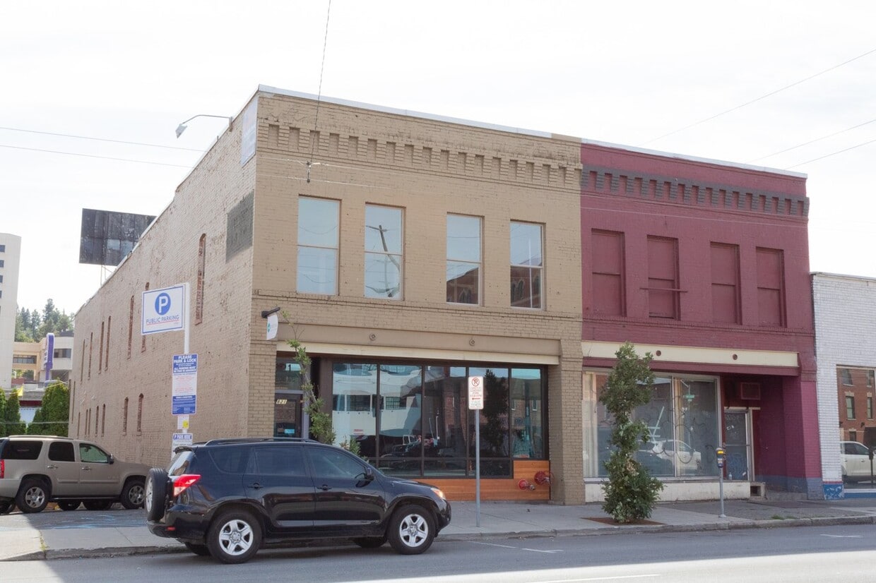 Primary Photo - 821 W 2nd Ave
