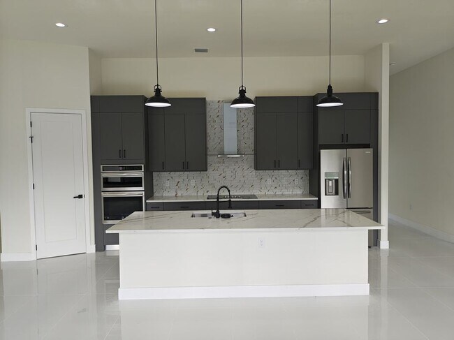 Building Photo - 267 Santa Marta St