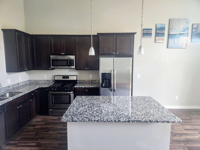 Foto del edificio - 7874 Cottonwood Ln