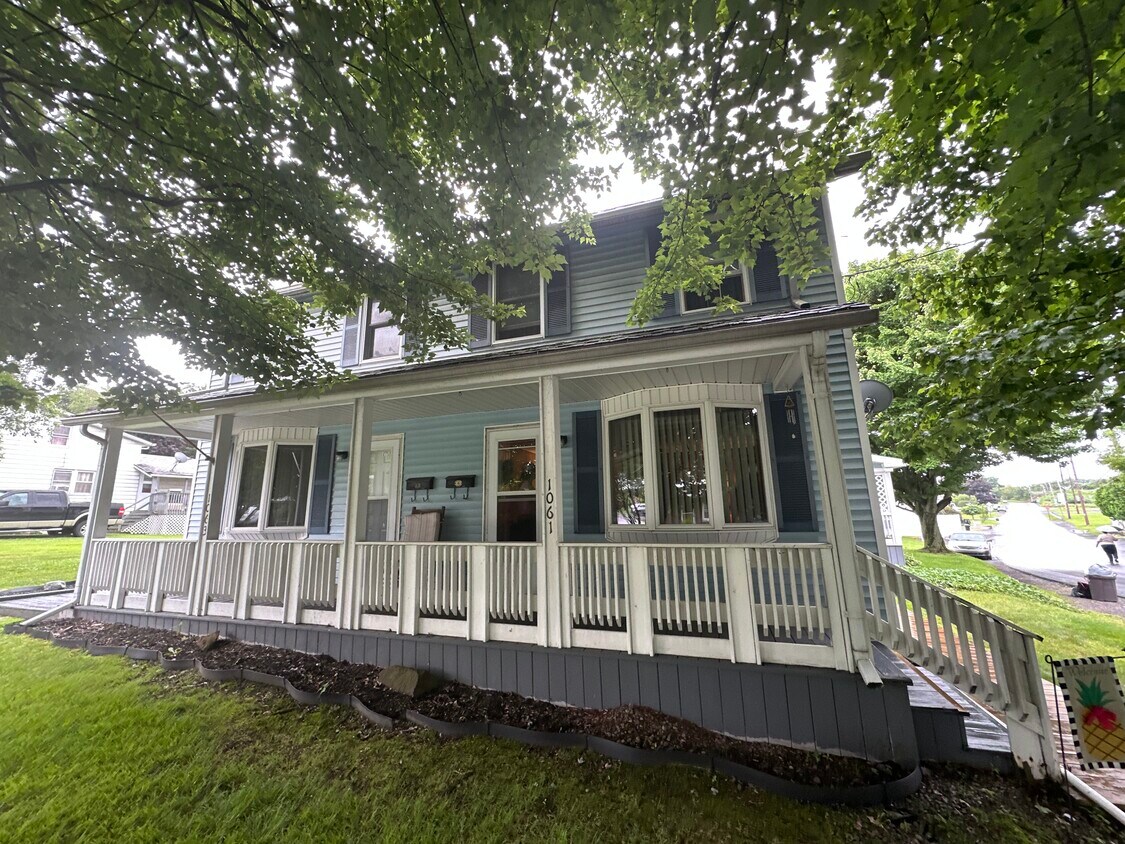 Foto principal - 1061 Kidder St