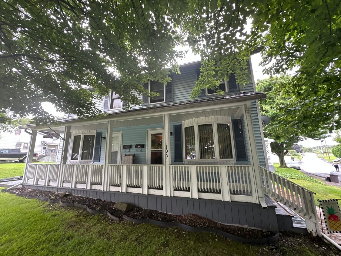 Primary Photo - 1061 Kidder St