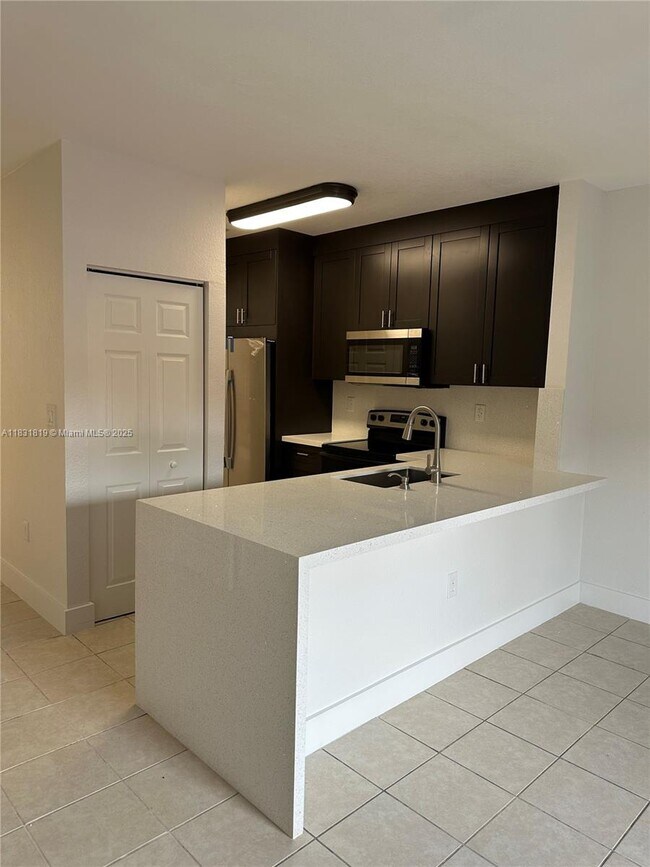 Foto del edificio - 1490 NE 33rd Rd