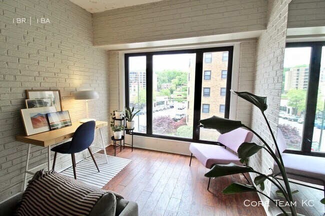 Building Photo - Vanity Fair 1 Bedroom Corner Unit