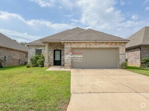 Building Photo - 831 Avellanas Dr