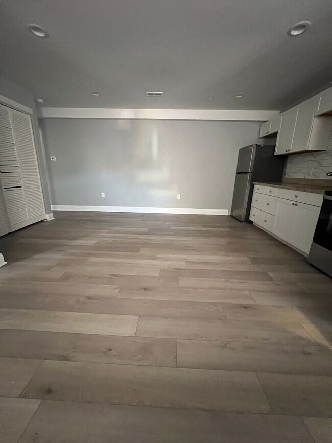 Foto del edificio - 5239 Jefferson St