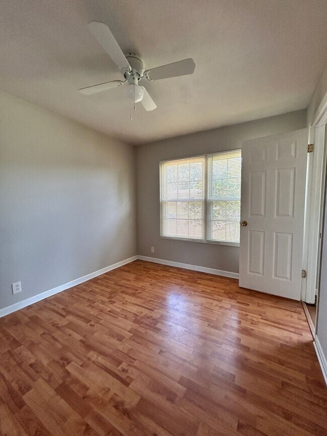 Foto del edificio - 112 Buckley Meadows Dr